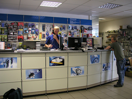 Bilder/Autoteile-ShopB1.jpg